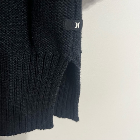 Women’s Hurley Long Sleeve Oversize Sweater Roll Tab Sleeves V Neck Size Small - Picture 4 of 7